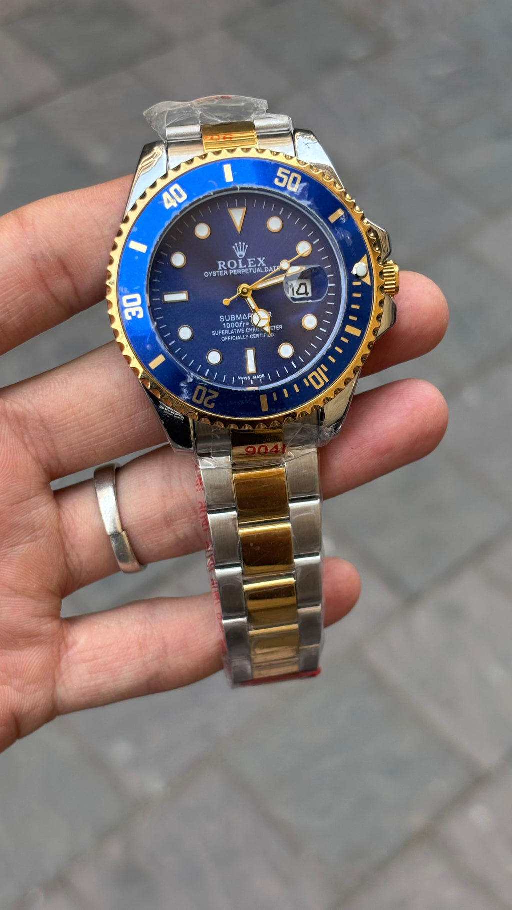 Ro-lex Submariner Analog Blue Dial Round Men's Watch